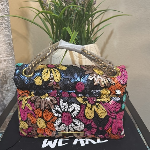 Kurt Geiger London Mini Kensington Soft Convertible Crossbody Bag - Picture 9 of 16